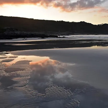 Os Faros Pisos Turisticos * Arou