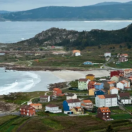 Os Faros Pisos Turisticos Apartment Arou