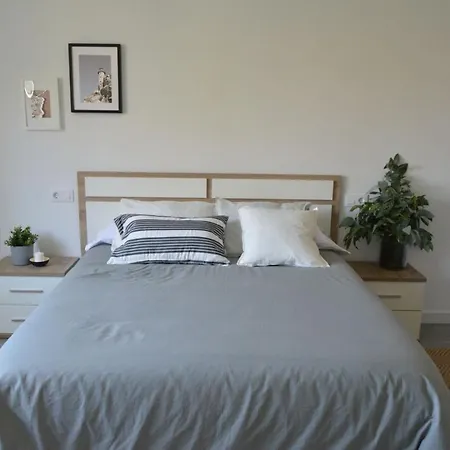 Os Faros Pisos Turisticos Arou