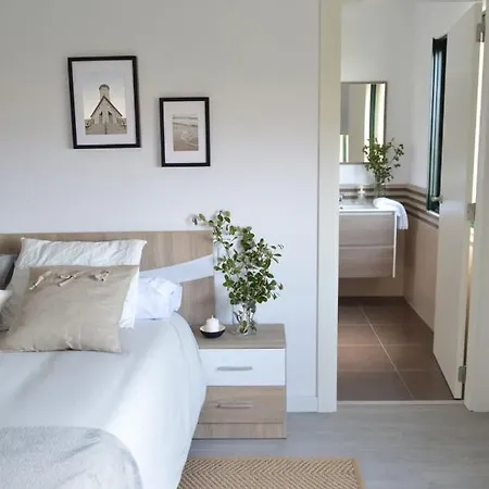 Apartment Os Faros Pisos Turisticos Arou