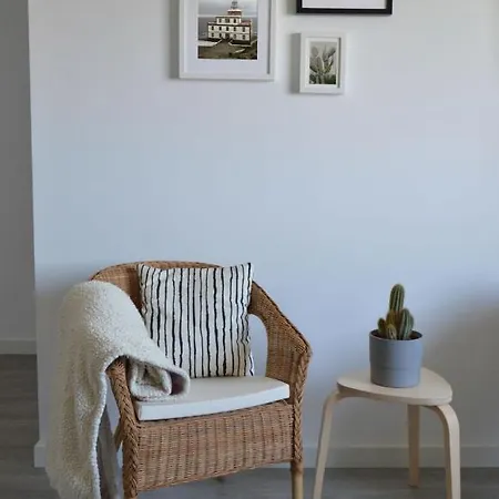 Os Faros Pisos Turisticos * Arou