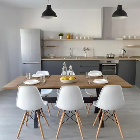 Os Faros Pisos Turisticos Apartment *