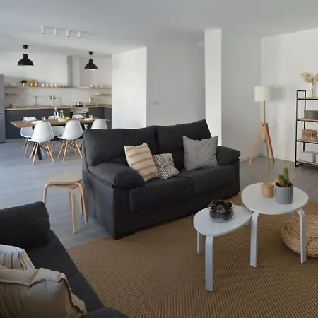 Os Faros Pisos Turisticos Arou