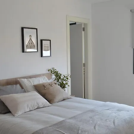 Os Faros Pisos Turísticos Apartamento Arou