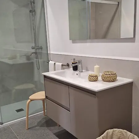 Os Faros Pisos Turisticos Arou