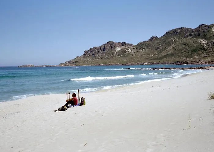 Os Faros Pisos Turisticos Arou