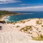 Os Faros Pisos Turisticos アパート Arou