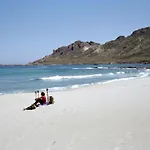 Os Faros Pisos Turisticos Arou