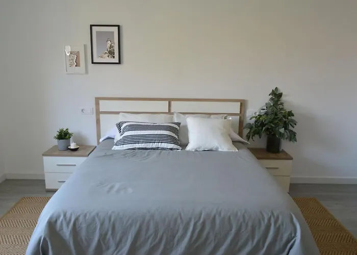 Os Faros Pisos Turisticos Arou