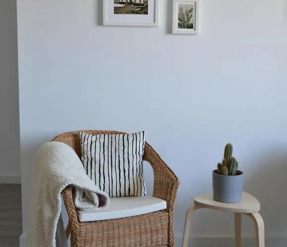 Os Faros Pisos Turisticos * Arou