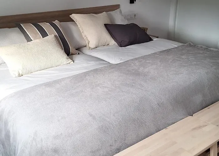 Apartament Os Faros Pisos Turisticos Arou